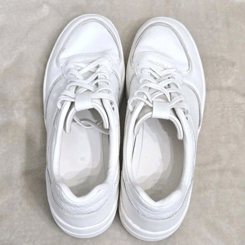 Zara White Sneakers Low Top Minimal Clean Aesthetic Casual Shoes Womens‎ Sz 38